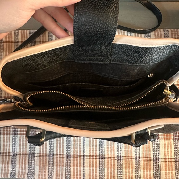 Kate spade purse - Picture 3 of 3